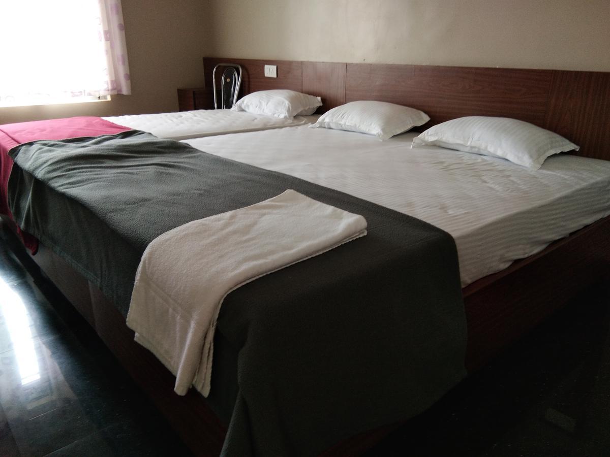 Rainbow Comforts Hotell Chikmagalūr Eksteriør bilde