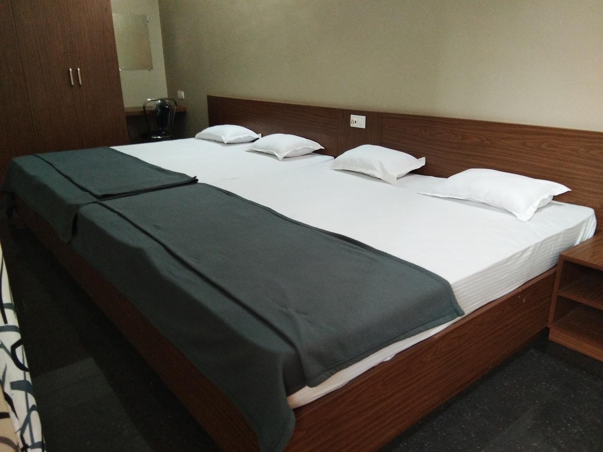 Rainbow Comforts Hotell Chikmagalūr Eksteriør bilde